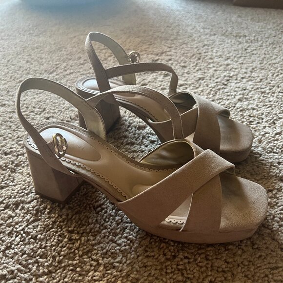 Kelly & Katie Liliena Platform Sandal Size 7M - Picture 1 of 14